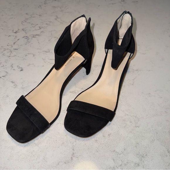 Pelle Moda Shoes - NWT- Pelle Moda Mint Black Suede Women's Heels size 8.5 Elegant